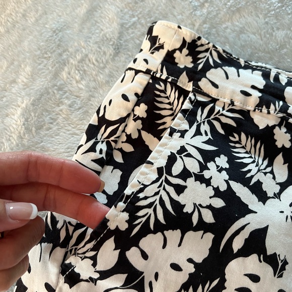 Black and white four packet shorts. - Picture 4 of 5